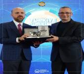 Akademisyen Ödülü Prof. Dr. Uğur Arifoğlu'na